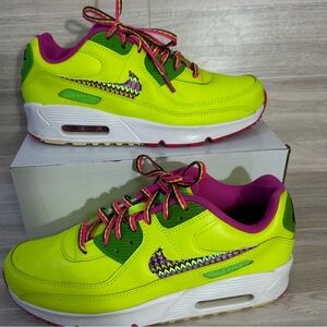 Nike Air Max 90 Volt Fire Pink Green Sneakers Youth 7Y / Women’s 8.5